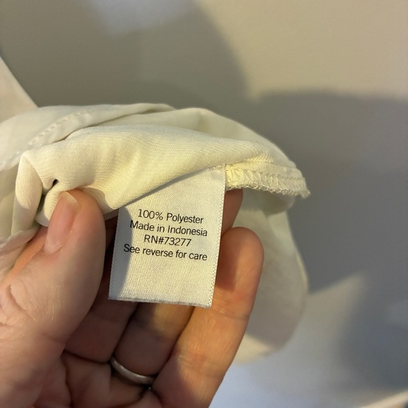 Nine West Off-White Sleeveless Button Front Blouse Women’s — Flowy & Lightweight - Picture 3 of 8